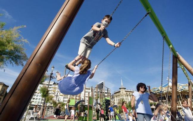 Familias en el parque de Alderdi Eder