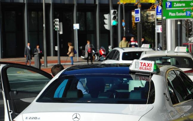 Bilbao articulará ayudas para adquirir taxis más sostenibles Bilbao articulará ayudas para adquirir taxis más sostenibles