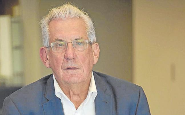 Etxenike defiende a la ciencia como “parte del humanismo moderno”. Etxenike defiende a la ciencia como “parte del humanismo moderno”.