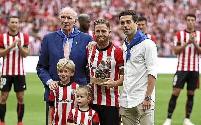 Sentido homenaje a Muniain Sentido homenaje a Muniain