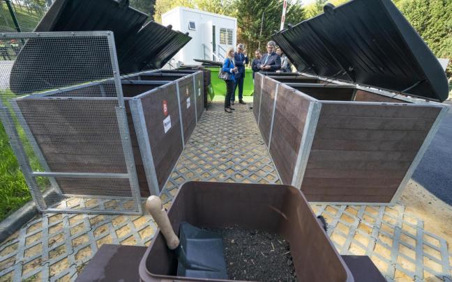 Los cubos para depositar residuos orgánicos son de uso libre.