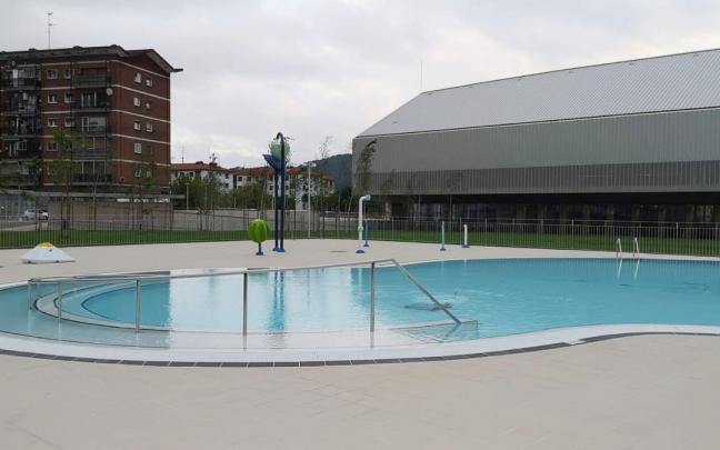 Piscina exterior de Altza