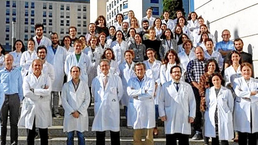 El equipo de médicos del Cima y de la Clínica Universidad de Navarra.