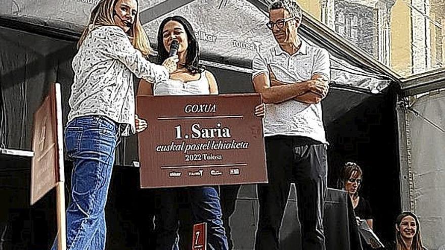 La ganadora del concurso de pastel vasco.