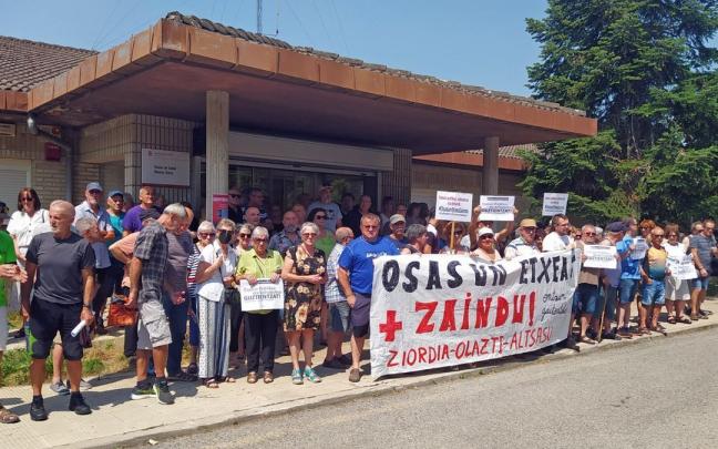 A pesar de las altas temperaturas de ayer, numerosas personas acudieron a la concentración.