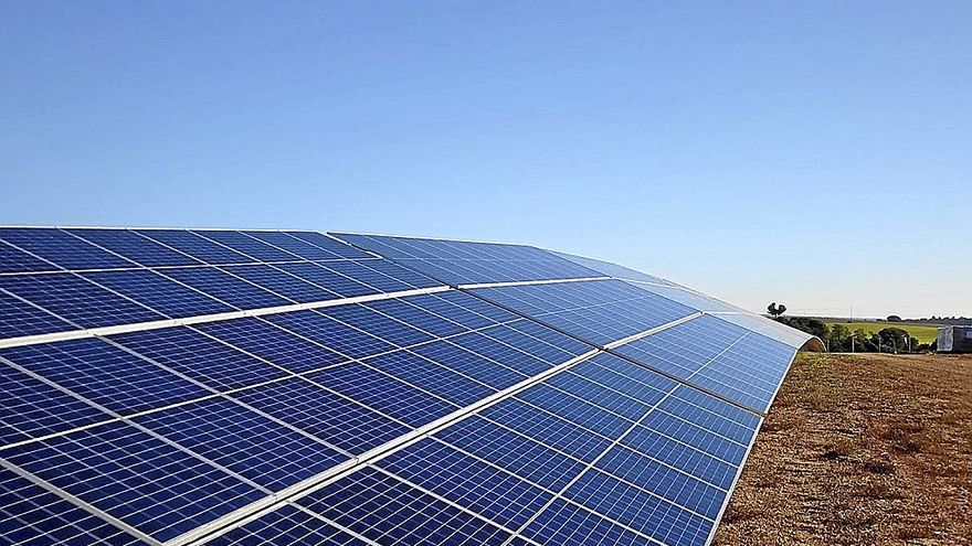 Imagen de una planta fotovoltaica de Iberdrola. | FOTO: E.P.