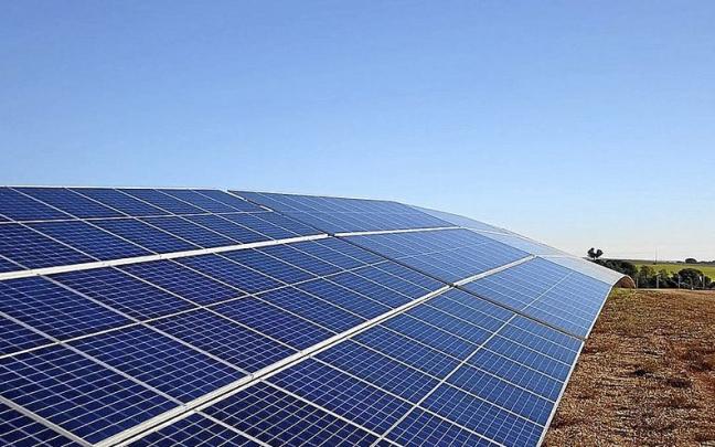 Imagen de una planta fotovoltaica de Iberdrola. | FOTO: E.P.