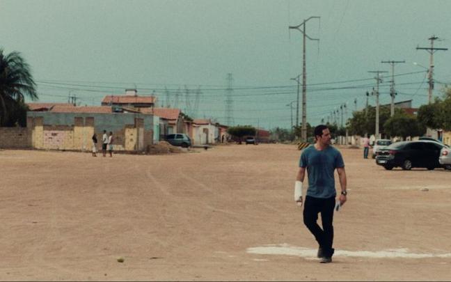 Escena de la película Desierto particular Escena de la película Desierto particular