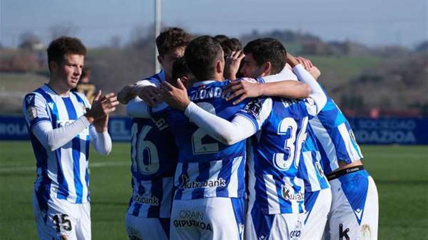 El Sanse celebra uno de los goles que le ha dado la victoria contra el Intercity