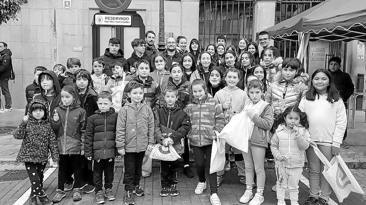 Actividad organizada por los jóvenes del municipio con los ‘muetes’.