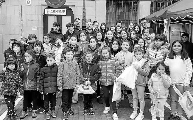 Actividad organizada por los jóvenes del municipio con los ‘muetes’. Actividad organizada por los jóvenes del municipio con los ‘muetes’.