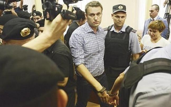 El opositor ruso Alexéi Nalvani, tras el veredicto. El opositor ruso Alexéi Nalvani, tras el veredicto.
