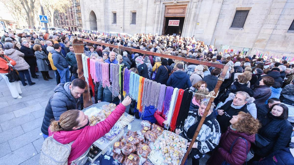 El entorno de la iglesia de San Nicolás se quedó pequeño.