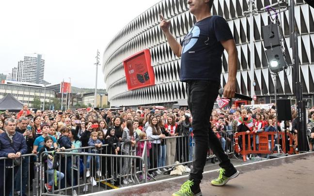 Gran ambiente en el estreno de Athletic Plaza