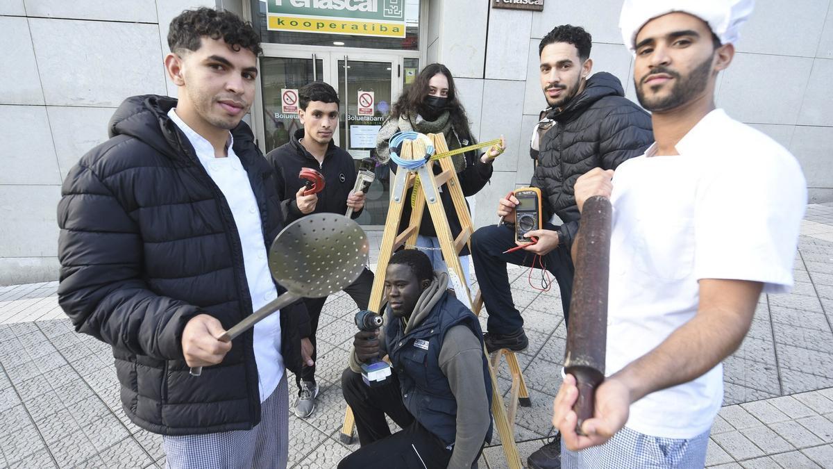 Jóvenes aprenden un oficio en Peñaskal Kooperatiba en Bilbao