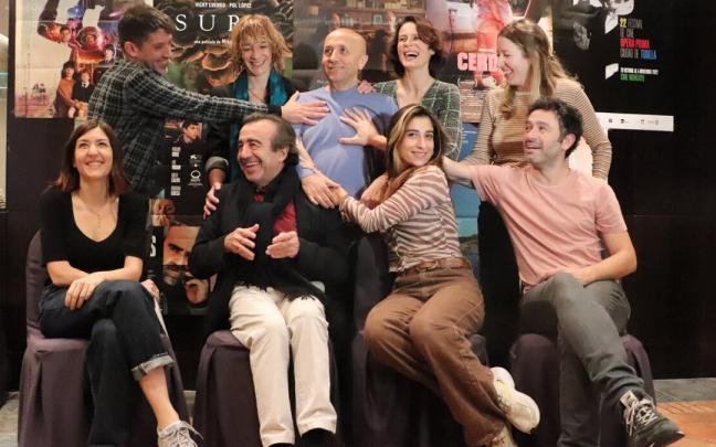 Luis Alegre, director del festival, en el centro, rodeado de los miembros del jurado