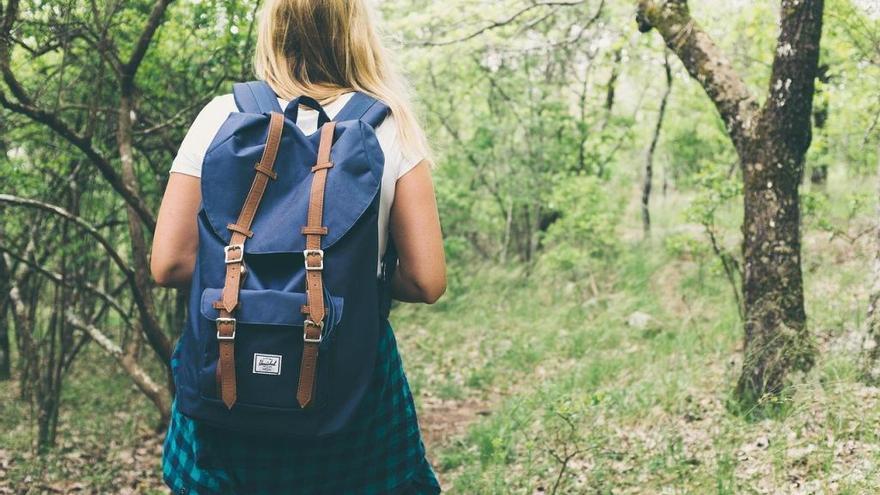 Las mochilas escolares pueden ser un problema por su excesivo peso.