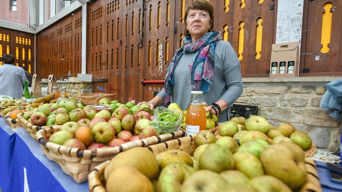 María Isabel Abajo, con sus manzanas