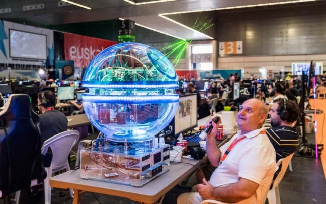 Euskal Encounterreko 30. edizioa milaka teknologia-zale batu egin ditu