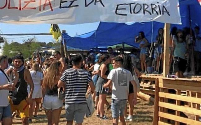 Una de las imágenes con pancartas de acoso localizadas por el Gobierno vasco en Twitter, en Getxo. Una de las imágenes con pancartas de acoso localizadas por el Gobierno vasco en Twitter, en Getxo.