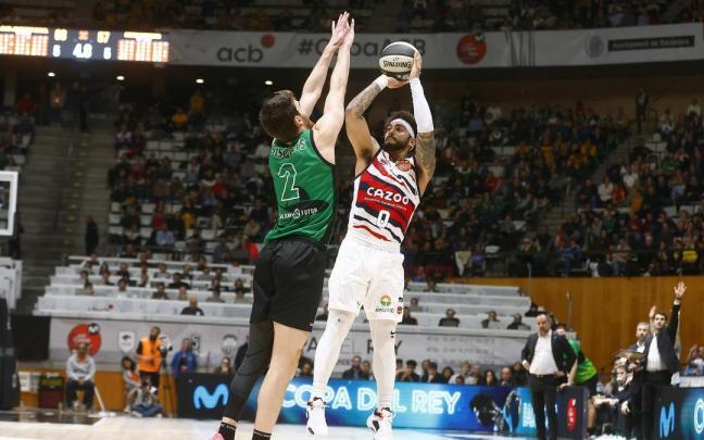 Howard lanza una suspensión ante Busquets