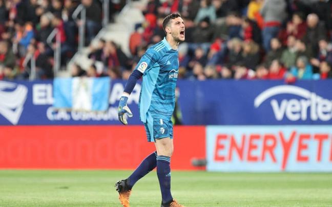 Sergio Herrera, durante un partido de Osasuna en El Sadar. Sergio Herrera, durante un partido de Osasuna en El Sadar.