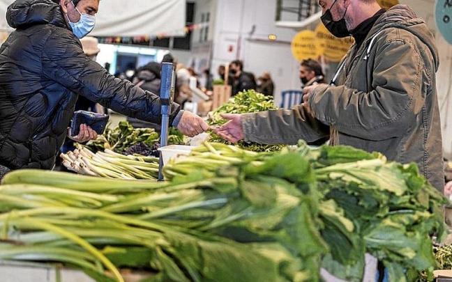 Será la primera vez que este mercado mensual salga de Pamplona. | FOTO: IBAN AGUINAGA Será la primera vez que este mercado mensual salga de Pamplona. | FOTO: IBAN AGUINAGA