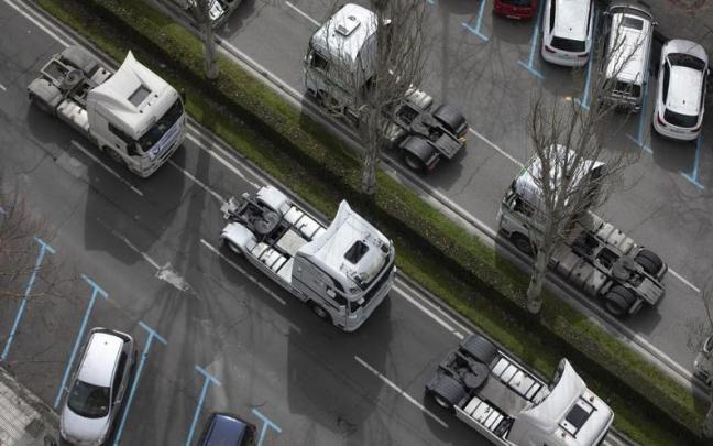 Transportistas durante una camionada por las calles de Pamplona. Transportistas durante una camionada por las calles de Pamplona.