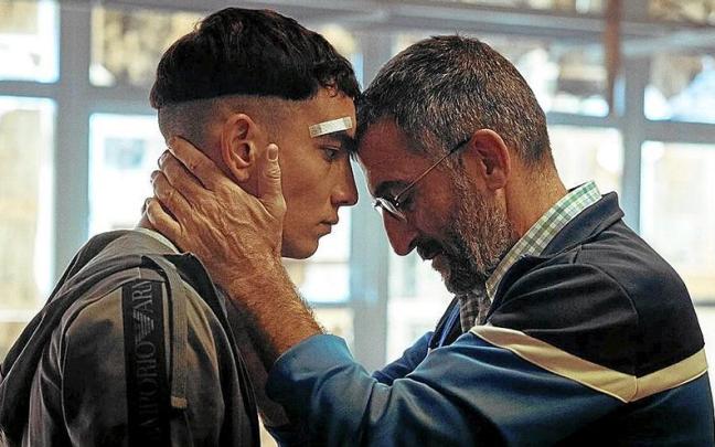 Jorge López y Luis Zahera, en una escena de la segunda temporada. | FOTO: PRIME VIDEO Jorge López y Luis Zahera, en una escena de la segunda temporada. | FOTO: PRIME VIDEO
