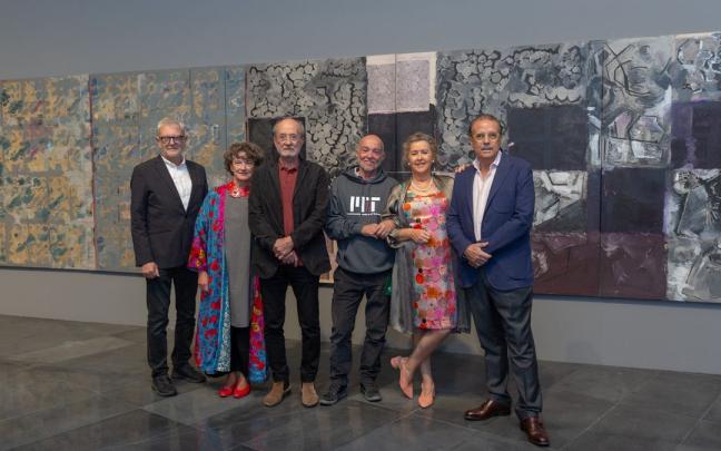 De izquierda a derecha, Valentín Vallhonrat, director artístico del MUN y comisario; Capi Corrales, matemática y amiga personal de Alexanco; Sergi Aguilar, artista y amigo de Alexanco; José Tejera, músico; Nieves Gonz&aa De izquierda a derecha, Valentín Vallhonrat, director artístico del MUN y comisario; Capi Corrales, matemática y amiga personal de Alexanco; Sergi Aguilar, artista y amigo de Alexanco; José Tejera, músico; Nieves Gonz&aa