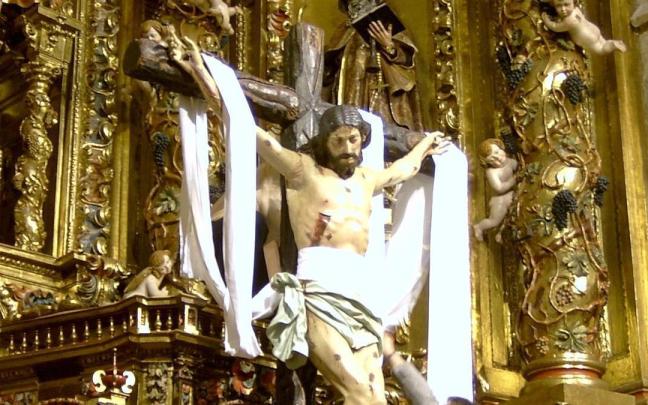Imagen del Cristo de La Guardia antes de la procesión del Descendimiento de la Gran Cruz Imagen del Cristo de La Guardia antes de la procesión del Descendimiento de la Gran Cruz