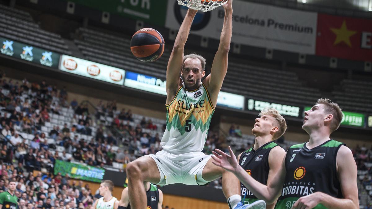 El Surne Bilbao Basket se estrena con victoria ante el Joventut.