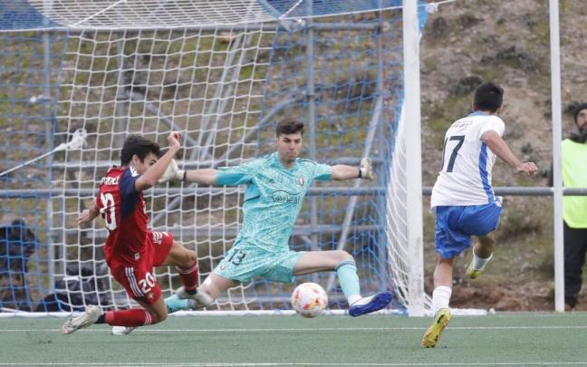 Disparo con el que Álvaro Requeno batió a Juan Pérez.