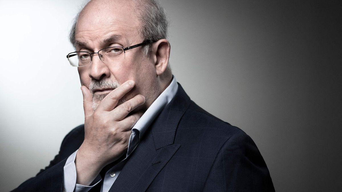El escritor Salman Rushdie.