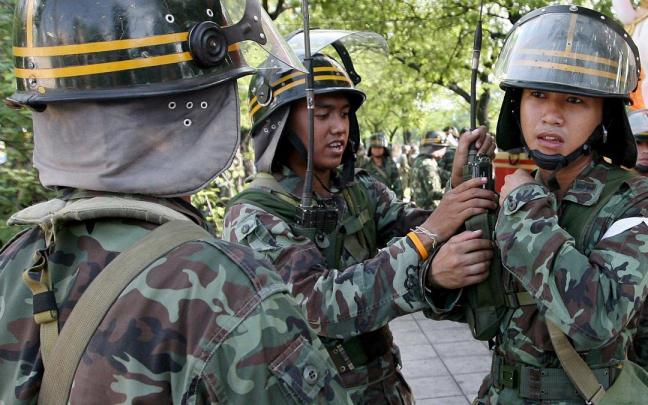 Polic&iacute;as tailandeses.