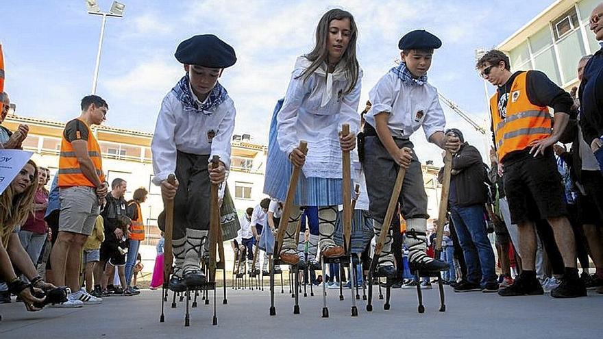 Varios niños, ayer, en Tafalla.