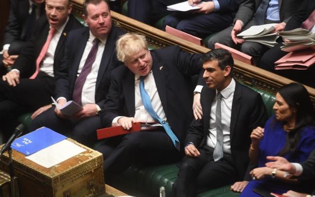 El exprimer ministro británico Boris Johnson y su antiguo titular de Economía Rishi Sunak. El exprimer ministro británico Boris Johnson y su antiguo titular de Economía Rishi Sunak.