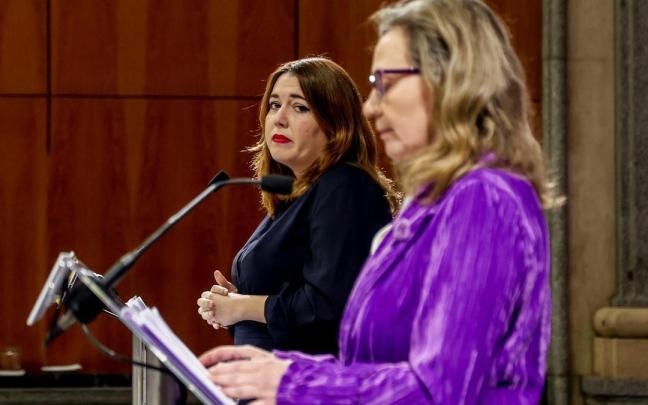 La secretaria de Estado de Igualdad y contra la Violencia de Género, Ángela Rodríguez, y la delegada del Gobierno contra la Violencia de Género, Victoria Rosell.