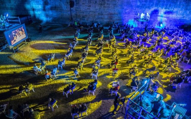 Espect&aacute;culo "Luces, m&uacute;sica, &iexcl;acci&oacute;n!", de Suakai, en el Festival de las Murallas de 2020.