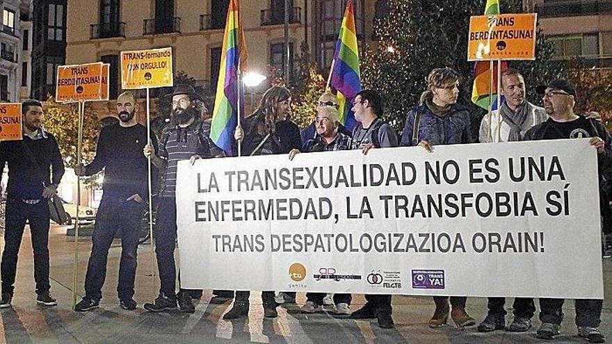 Una concentración de Gehitu en el Boulevard de Donostia.