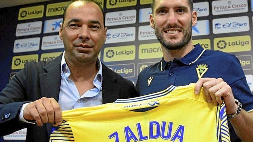 Zaldua, en su presentación de ayer con el Cádiz. | FOTO: CÁDIZ