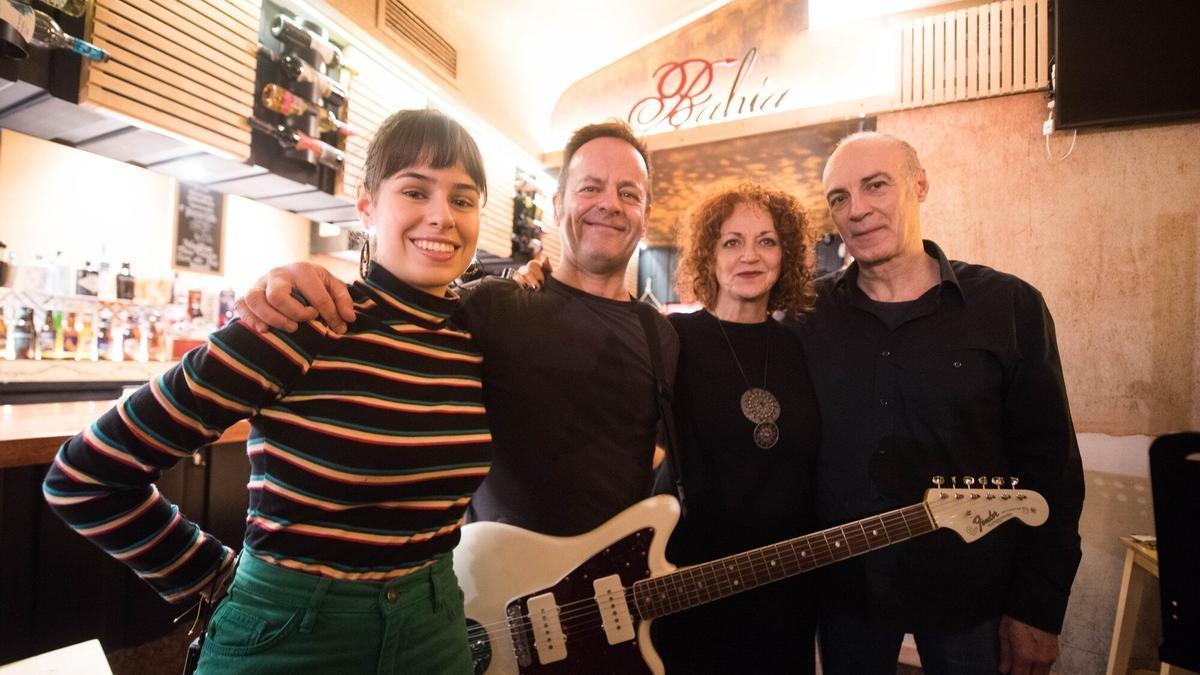 El caf&eacute; Bah&iacute;a acoge un concierto tributo a U2