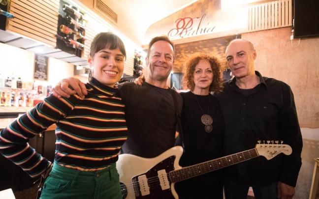 El caf&eacute; Bah&iacute;a acoge un concierto tributo a U2