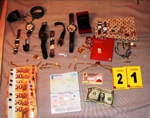 Algunos de los efectos recuperados para entrega a sus propietarios