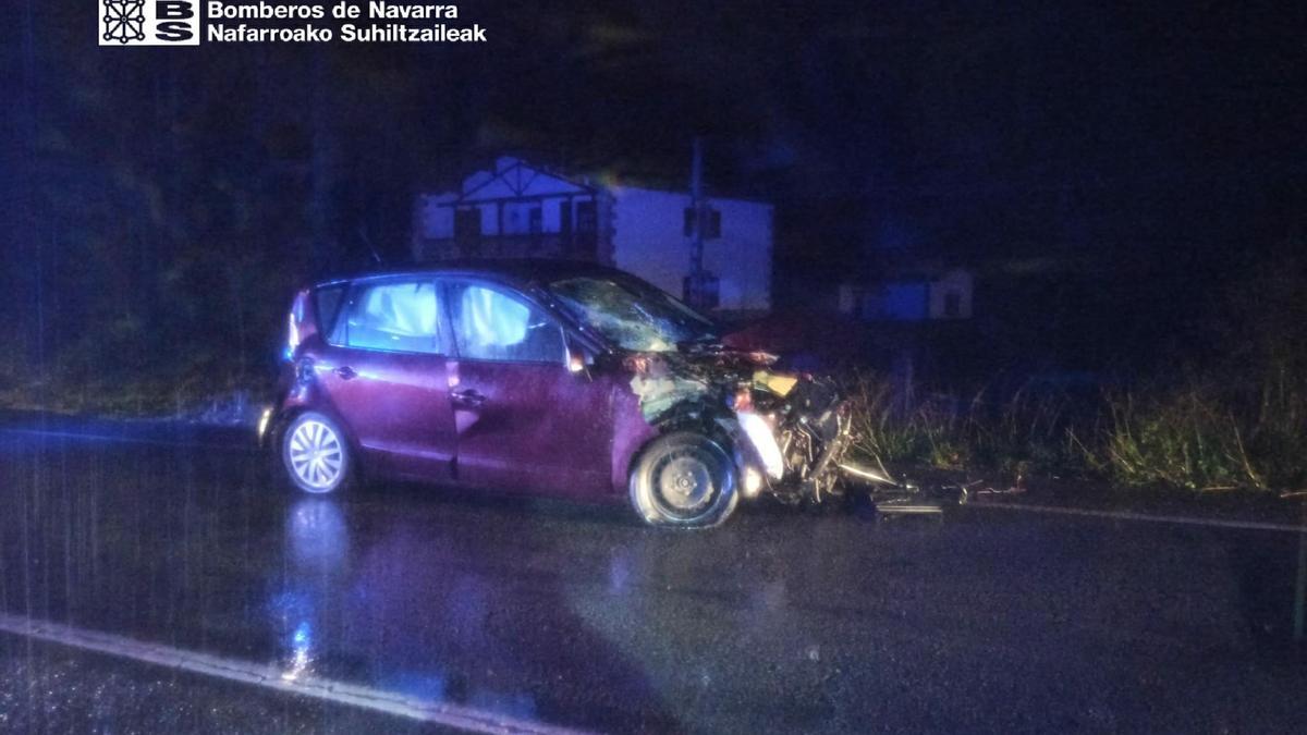 El turismo siniestrado en la N-121-B.