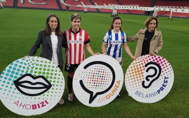 Iraia Iturregi, Garazi Murua, Nerea Eizagirre y Natalia Arroyo, en el acto de presentación del derbi en San Mamés.