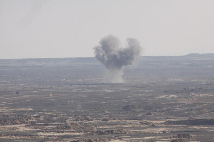 Bombardeo durante las maniobras militares en el Polígono de Tiro en 2013