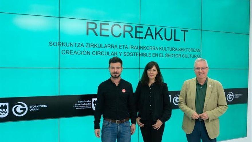 Presentación de la iniciativa Recreakult, con los diputados Harkaitz Millan y José Ignacio Asensio