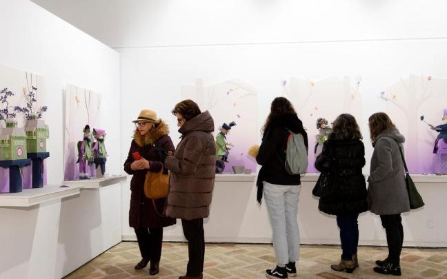 La muestra ha sido visitada por cientos de personas.