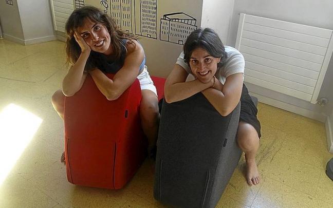 Apasionadas del teatro, Irene Balzategi y Amaia Casta&ntilde;eda est&aacute;n al frente del proyecto creativo.